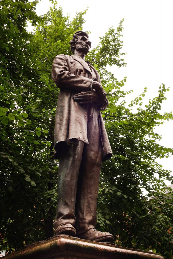 Statue Lincoln in Lancashire